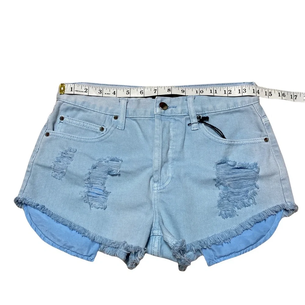 Forever 21 Jean Shorts Women’s 27 Casual Denim Distressed High Rise Button Fly